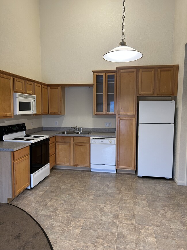 Pinecrest in Petoskey, MI - Foto de edificio - Building Photo