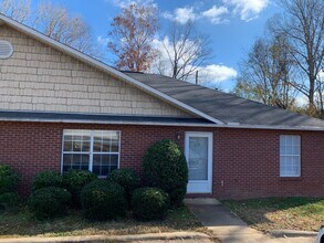 677-679 Ethan Ct in Auburn, AL - Foto de edificio - Building Photo