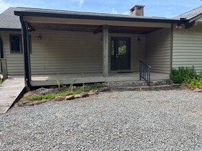 630 Sorrento Dr in Blowing Rock, NC - Building Photo - Building Photo