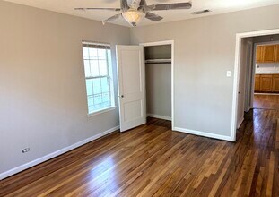 2838 W French Pl in San Antonio, TX - Building Photo - Building Photo