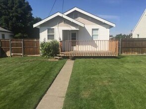 4808 N Howard St in Spokane, WA - Foto de edificio - Building Photo