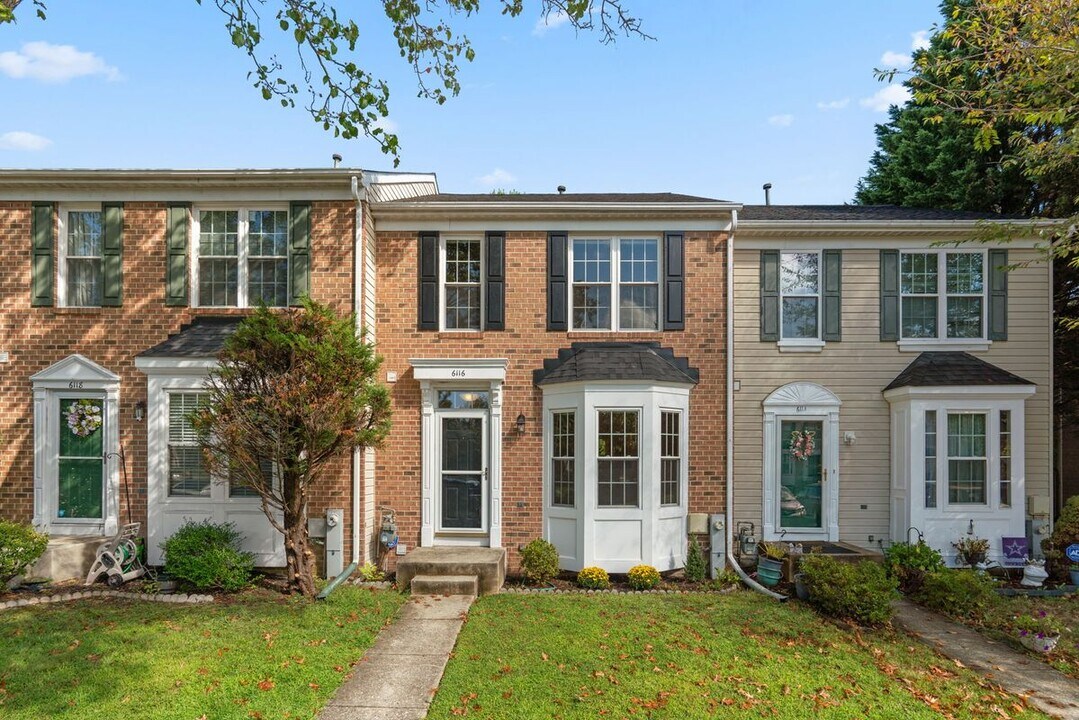 6116 Starburn Path in Columbia, MD - Building Photo