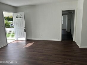 3325 Claremont Rd in Jacksonville, FL - Building Photo - Building Photo