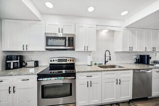 180 Paradise Blvd in Indialantic, FL - Building Photo - Building Photo