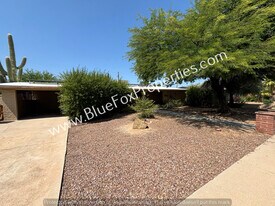 8255 E Koralee Pl in Tucson, AZ - Building Photo