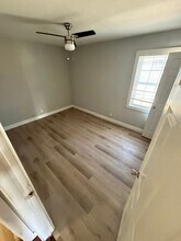 5701 Mesa Cir in Dallas, TX - Building Photo - Building Photo