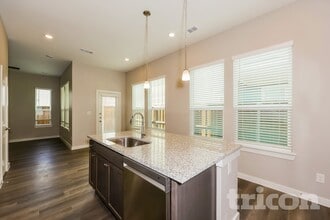 836 Thorn Hill Dr in Arlington, TX - Foto de edificio - Building Photo