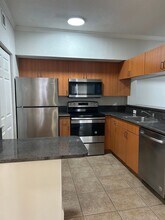 10110 NW 33rd St in Coral Springs, FL - Foto de edificio - Building Photo