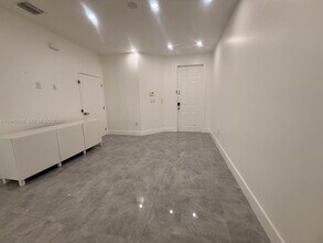 11271 NW 84th St in Doral, FL - Building Photo - Building Photo