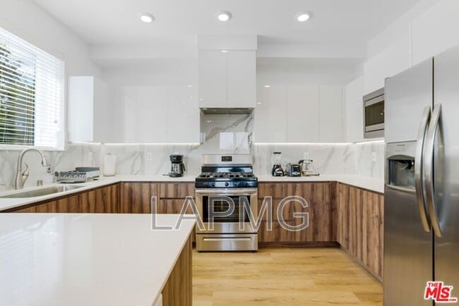 property at 4637 Laurel Canyon Blvd