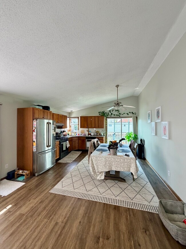 127 Brown St in West Haven, CT - Foto de edificio - Building Photo