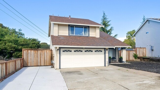 property at 882 Coral Ridge Cir