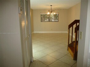 424 SE 11th Terrace in Dania Beach, FL - Building Photo - Building Photo