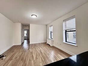 105 Pinehurst Ave in New York, NY - Building Photo - Building Photo