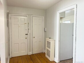 5 Laurel St in Rye, NY - Foto de edificio - Building Photo