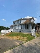 307 Delong Ave in Emmaus, PA - Building Photo - Building Photo