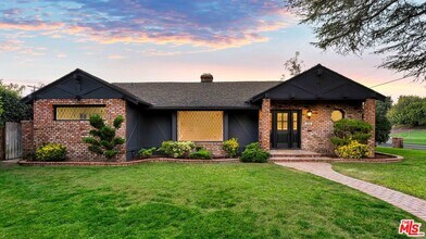 4559 Morella Ave in Los Angeles, CA - Building Photo - Building Photo