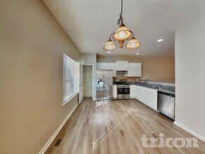 728 Celeste Ln in Atlanta, GA - Building Photo - Building Photo