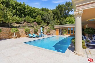 1831 Loma Vista Dr in Beverly Hills, CA - Building Photo - Building Photo