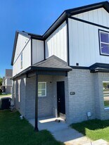 877 S Rupple Rd in Fayetteville, AR - Building Photo