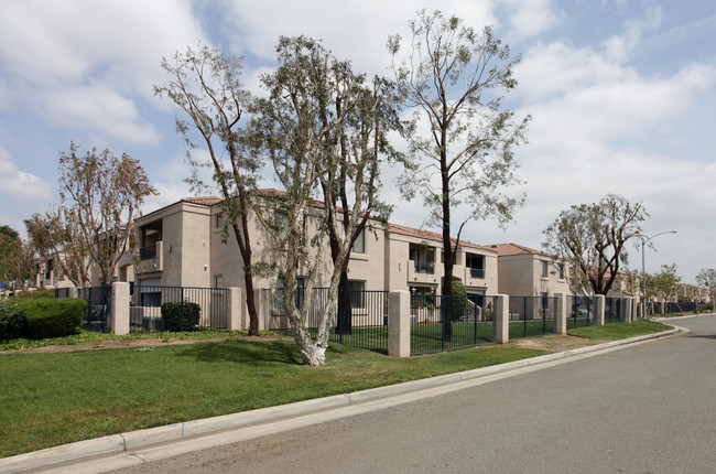 Brandon Place in Riverside, CA - Foto de edificio - Building Photo