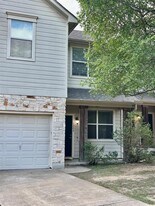 512 Eberhart Ln in Austin, TX - Building Photo