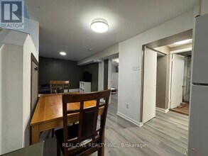 391 Parkside Dr in Toronto, ON - Building Photo - Building Photo