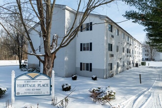 Heritage Place in Barberton, OH - Foto de edificio - Building Photo
