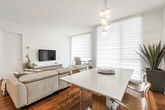 859 Rue de la Commune E in Montréal, QC - Building Photo - Building Photo