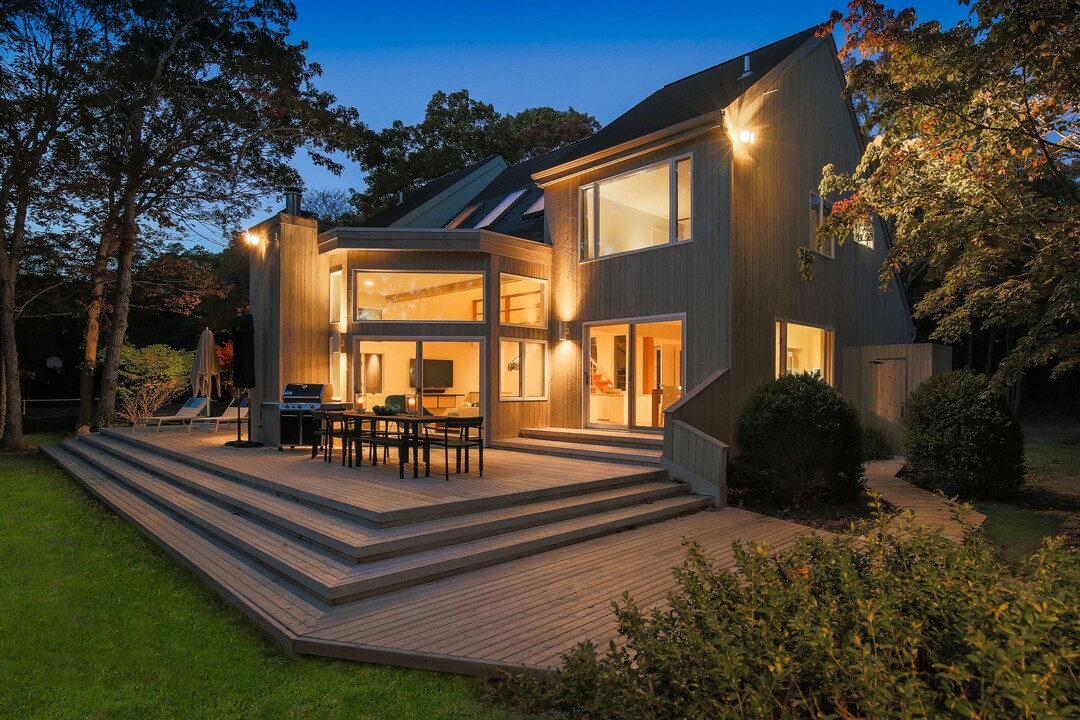 108 Neck Path in East Hampton, NY - Building Photo