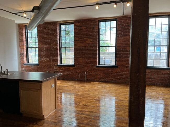 265 N Queen St in York, PA - Building Photo - Building Photo