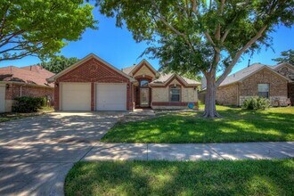 4826 Stetson Dr N in Fort Worth, TX - Building Photo - Building Photo