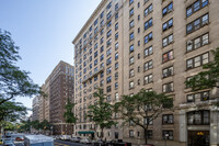 Cambridge House in New York, NY - Building Photo - Building Photo