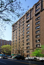 Royal Summit Apartments III in New York, NY - Building Photo - Building Photo