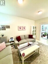 399 Parkside Dr in Toronto, ON - Building Photo - Building Photo