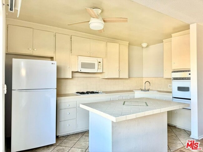 127 Loma Vista St in El Segundo, CA - Building Photo - Building Photo