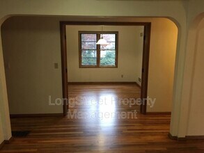 905 NW 33rd St in Corvallis, OR - Foto de edificio - Building Photo