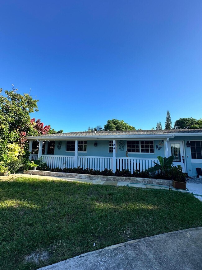 104 NE 16th Ave in Boynton Beach, FL - Building Photo - Building Photo