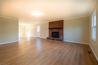 955 Lyndon Ln in Haw River, NC - Building Photo - Building Photo