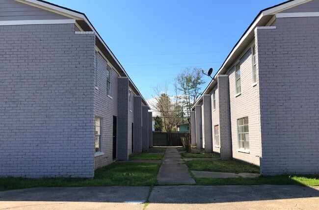 Brittmoore Townhomes in Houston, TX - Building Photo - Building Photo