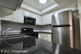 5328 Riverton Ave in Los Angeles, CA - Building Photo - Building Photo