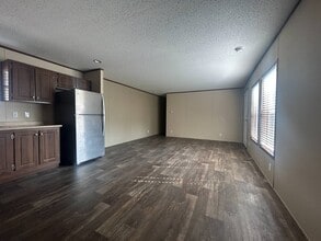 2607 Thornbury Ln in Almont, MI - Building Photo - Building Photo