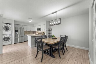 1596 Shaker Cir in Wellington, FL - Building Photo - Building Photo