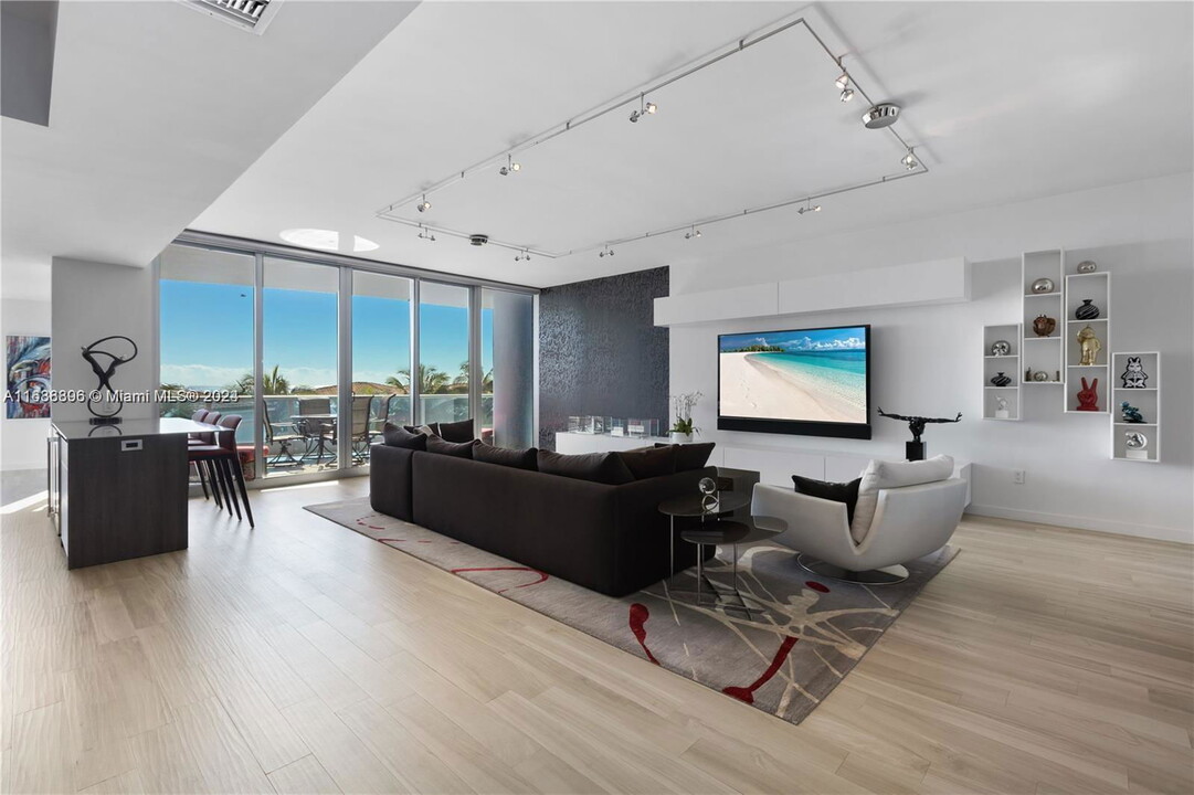 5959 Collins Ave in Miami, FL - Building Photo