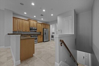 4902 Vine Cliff Way E in Palm Beach Gardens, FL - Foto de edificio - Building Photo