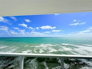 2751 S Ocean Dr in Hollywood, FL - Foto de edificio - Building Photo