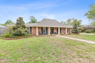 111 Tackaberry Rd in Lafayette, LA - Building Photo - Building Photo