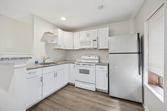 15 W 10th St in Marcus Hook, PA - Building Photo - Building Photo