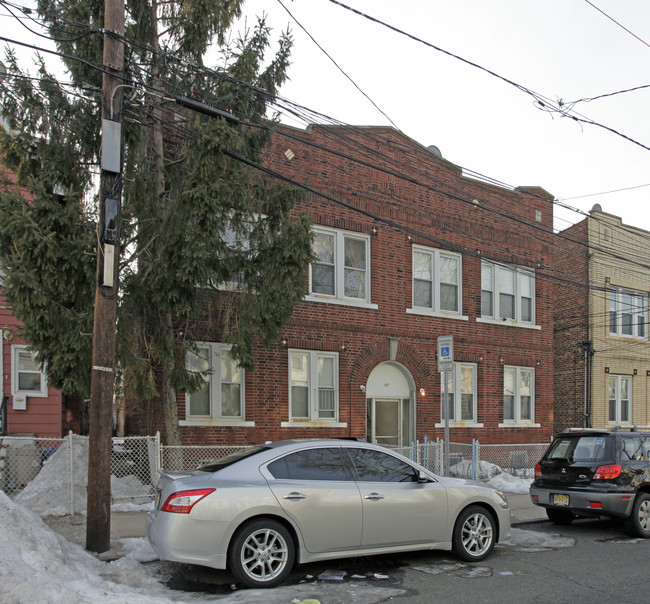 57 Clarke Ave in Jersey City, NJ - Foto de edificio - Building Photo