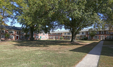 Landmark at Gayton in Richmond, VA - Building Photo - Building Photo